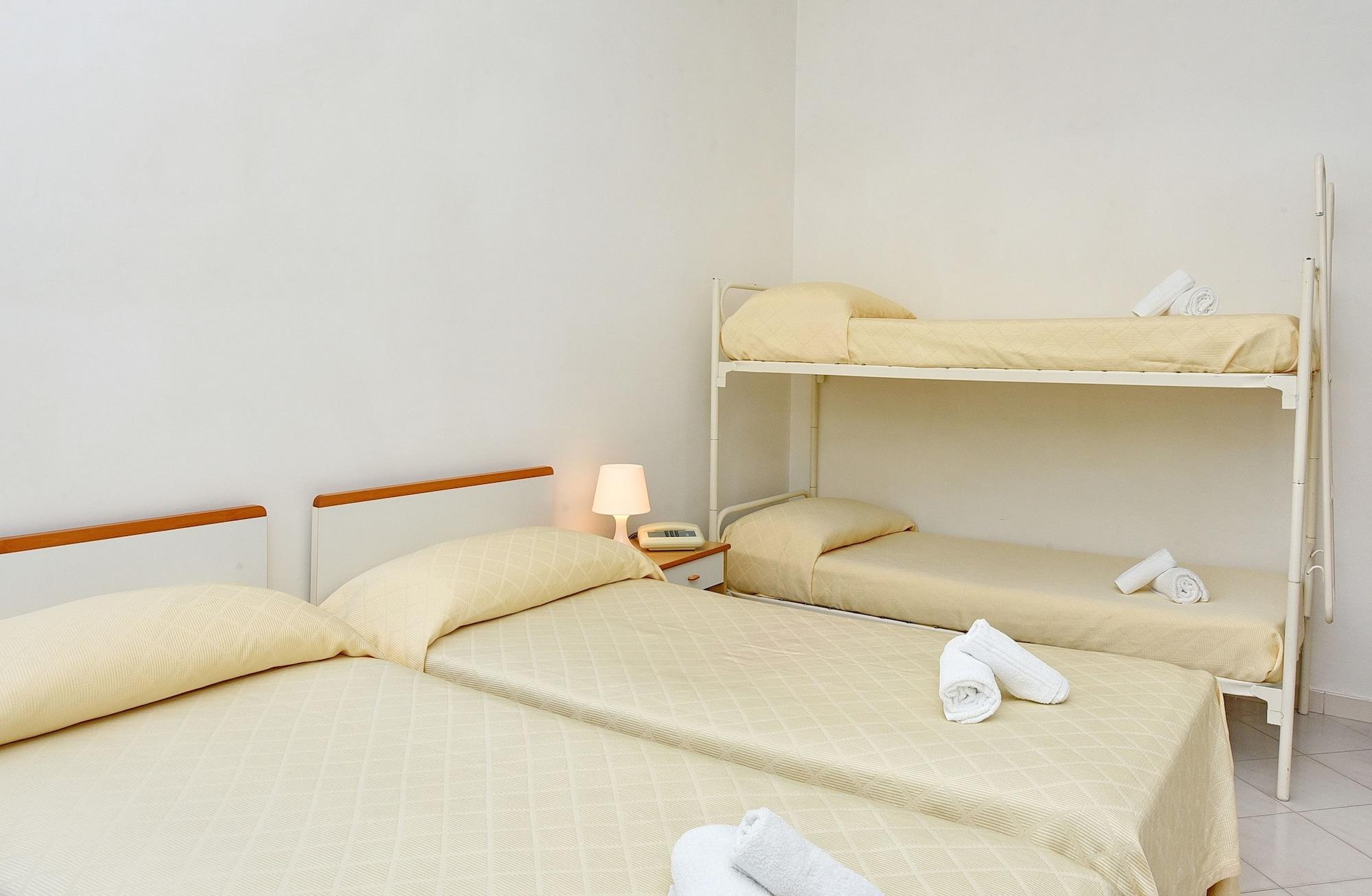 Hotel Costa D'Oro Санта Мария ди Кастелабате Екстериор снимка