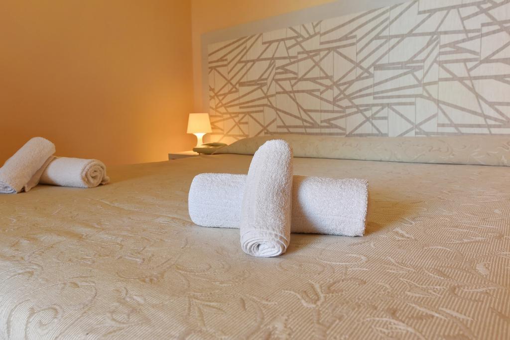 Hotel Costa D'Oro Санта Мария ди Кастелабате Екстериор снимка